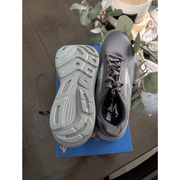 NWT Brooks Running Men's Revel 8 size 9 - Picture 4 of 4